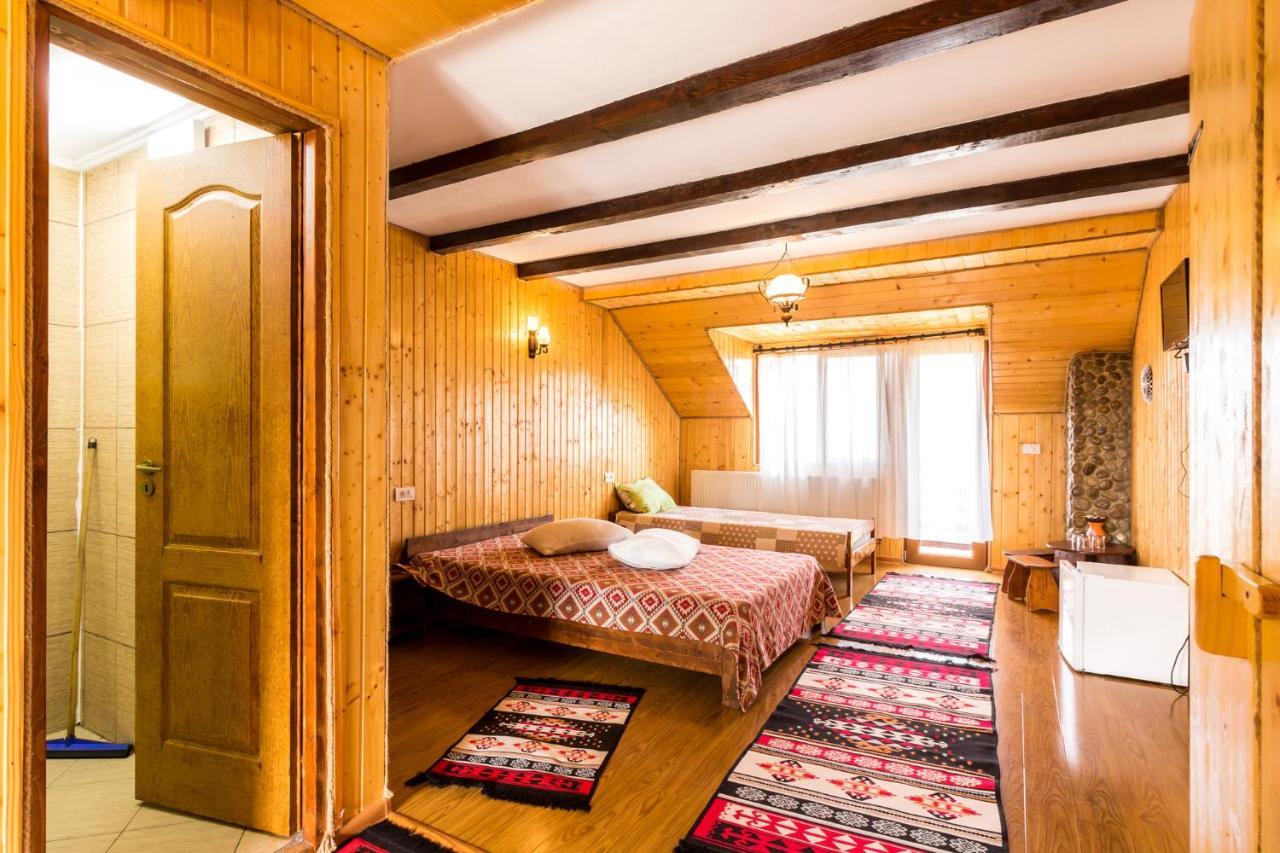 Pensiunea La Maria Lu' Sandoiu Hotell Poenari Eksteriør bilde